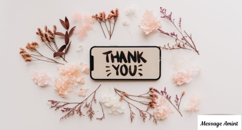 Thank you message for aunt with dried flowers on phone screen