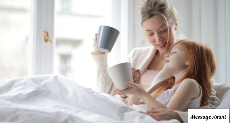 Sweet good morning message for aunt with niece sharing coffee in bed